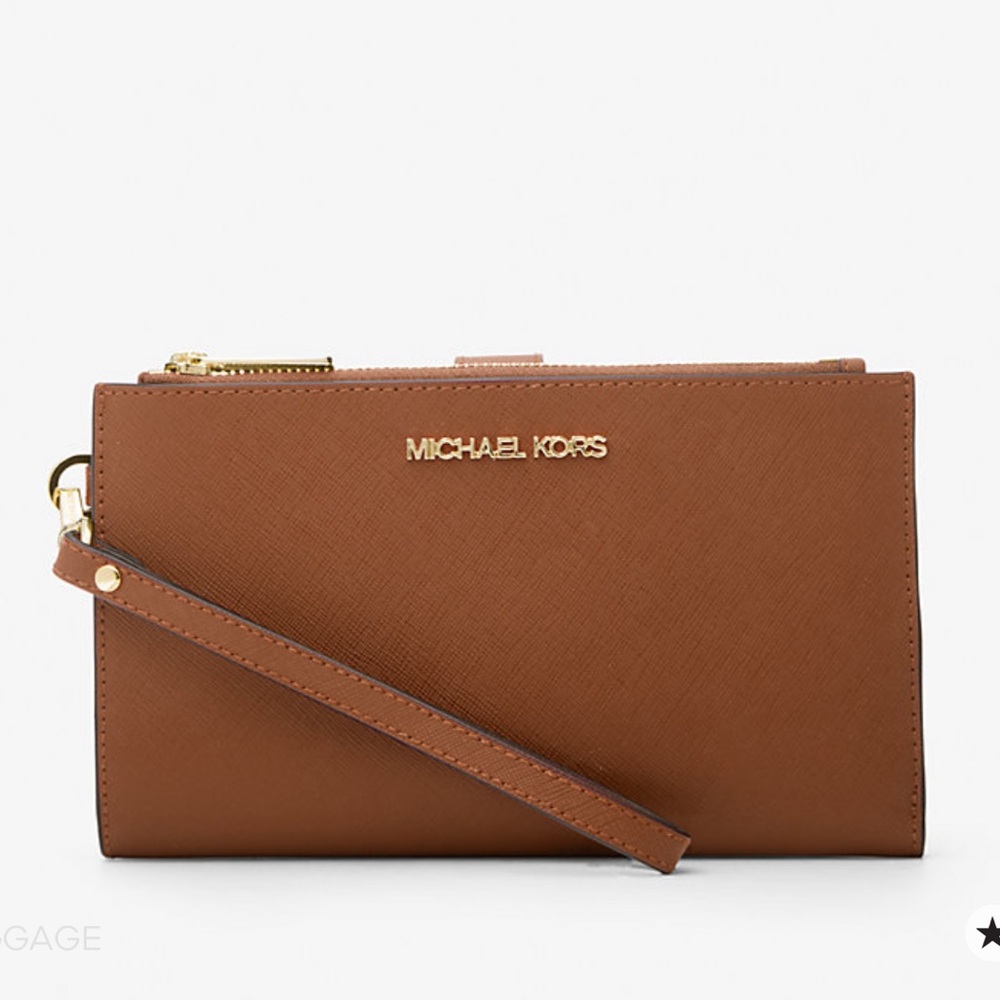 MICHAEL KORS Jet Set Large Double Zip Leather Smartphone Wristlet Wallet
Luggage